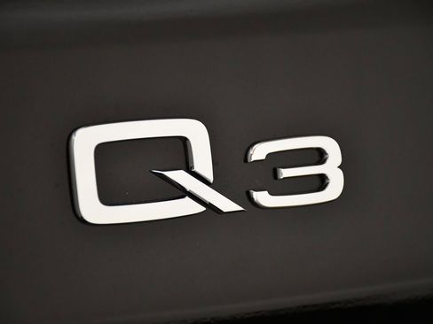 Used 2025 Audi Q3 2.0T Premium w/ Convenience Package image 9