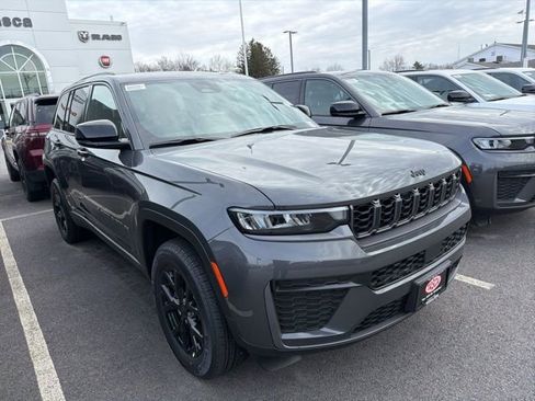 New 2026 Jeep Grand Cherokee Altitude AWD/4WD image 1