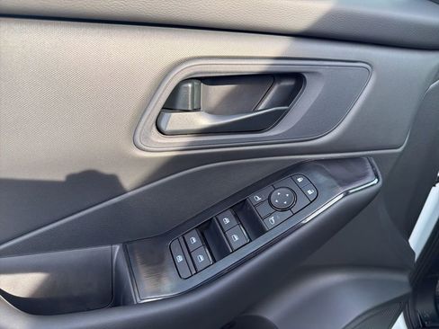 Used 2026 Nissan Rogue S image 26