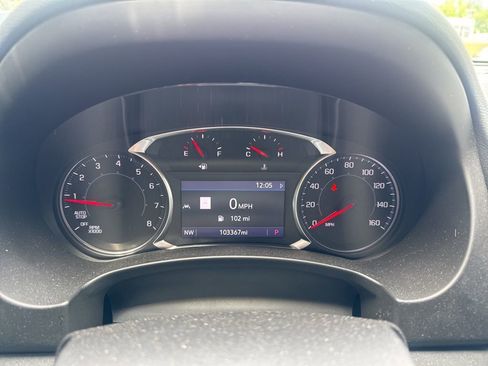 Used 2022 GMC Terrain SLT w/ Infotainment Package II AWD/4WD image 10