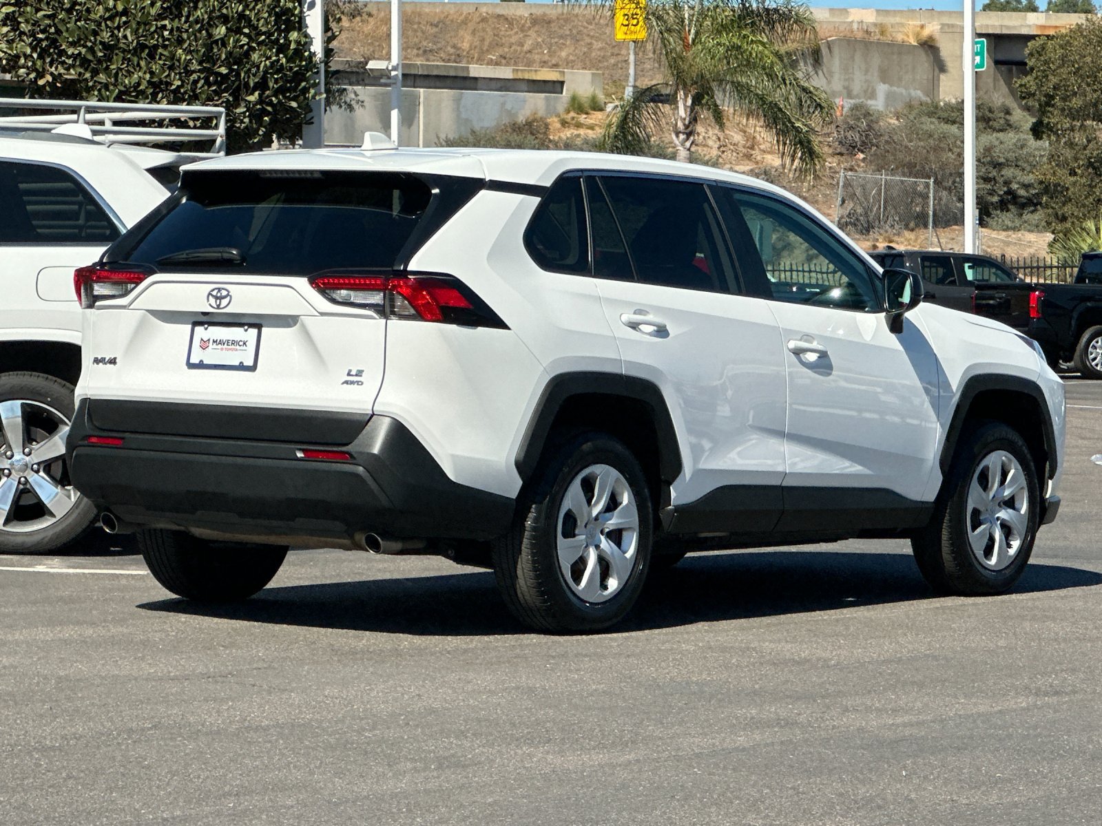 Used 2025 Toyota RAV4 LE AWD/4WD image 5