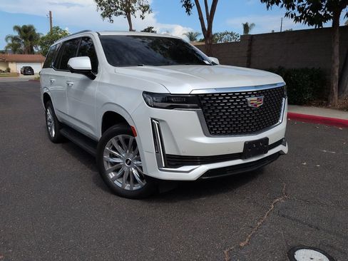 Used 2024 Cadillac Escalade Premium Luxury w/ Performance Package AWD/4WD image 2