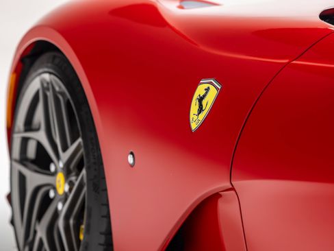Used 2020 Ferrari 812 Superfast RWD image 15