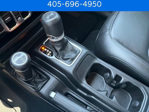 Used 2022 Jeep Wrangler Unlimited Sahara AWD/4WD image 31