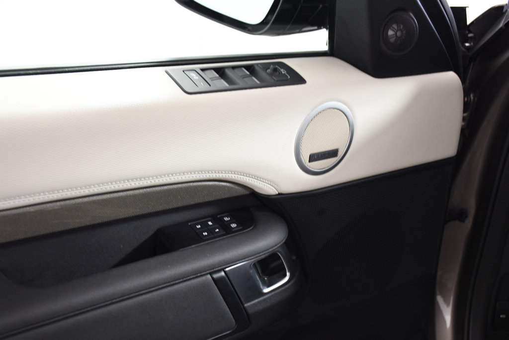 Used 2023 Land Rover Discovery S R-Dynamic AWD/4WD image 15