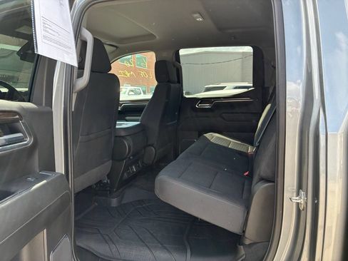 Used 2025 Chevrolet Silverado 1500 LT RWD image 4