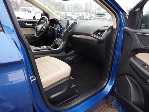 Used 2024 Ford Edge SE image 32