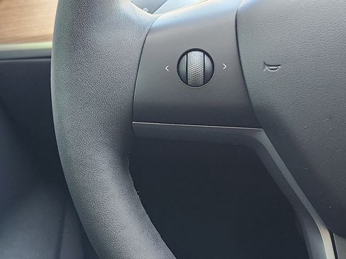 Used 2023 Tesla Model 3 Standard Range image 27