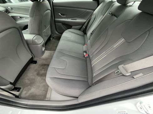 Used 2025 Hyundai Elantra SEL image 25