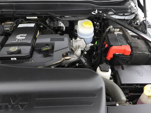 Used 2022 RAM 2500 Big Horn w/ Night Edition AWD/4WD image 18