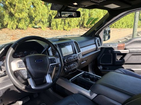 Used 2017 Ford F350 Platinum w/ Platinum Ultimate Package AWD/4WD image 11