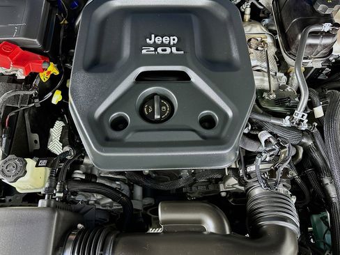 Used 2023 Jeep Wrangler Sahara image 13