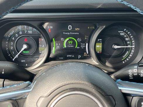 Used 2024 Jeep Wrangler High Altitude image 25