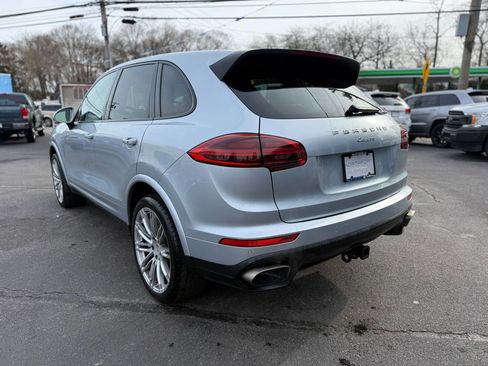 Used 2017 Porsche Cayenne Platinum Edition w/ Premium Package (PJV) image 5