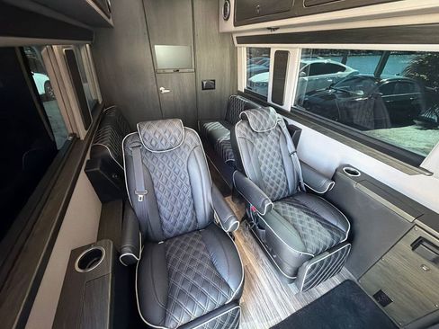 Used 2023 Mercedes-Benz Sprinter 3500 image 28