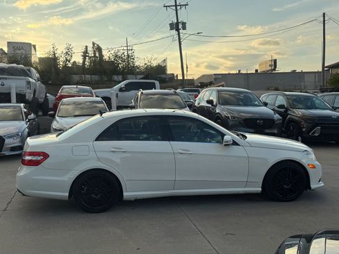 Used 2010 Mercedes-Benz E 350 4MATIC Sedan image 7