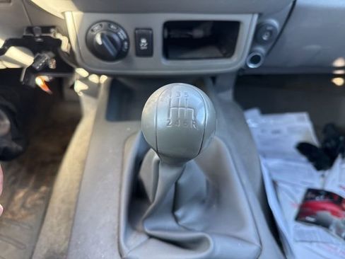 Used 2012 Nissan Frontier SV w/ SV Premium Utility Pkg image 16