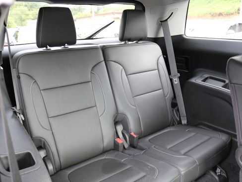 Used 2023 GMC Acadia SLT image 36