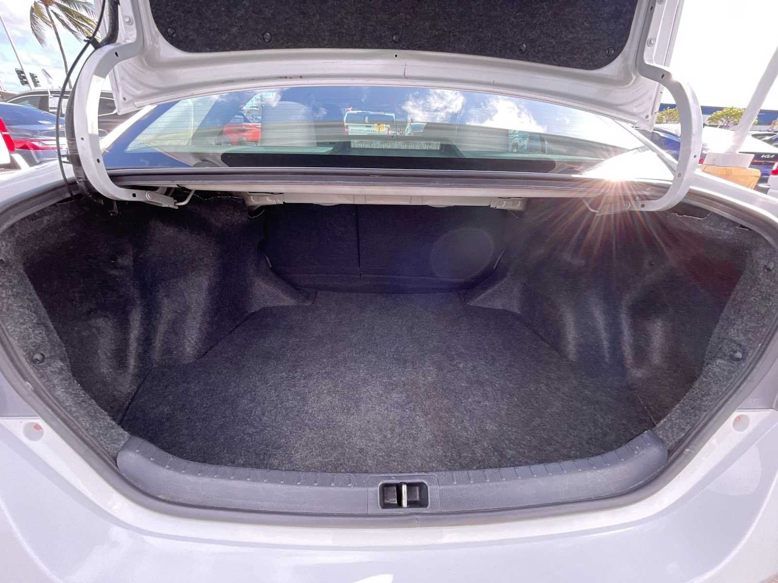 Used 2015 Toyota Corolla LE FWD image 22