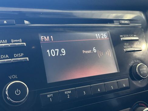Used 2017 Nissan Rogue S w/ S Appearance Package FWD image 18