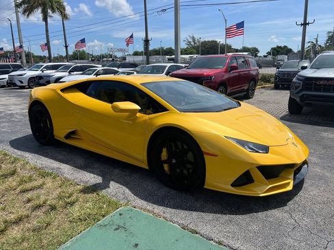 Used 2020 Lamborghini Huracan EVO AWD/4WD image 4
