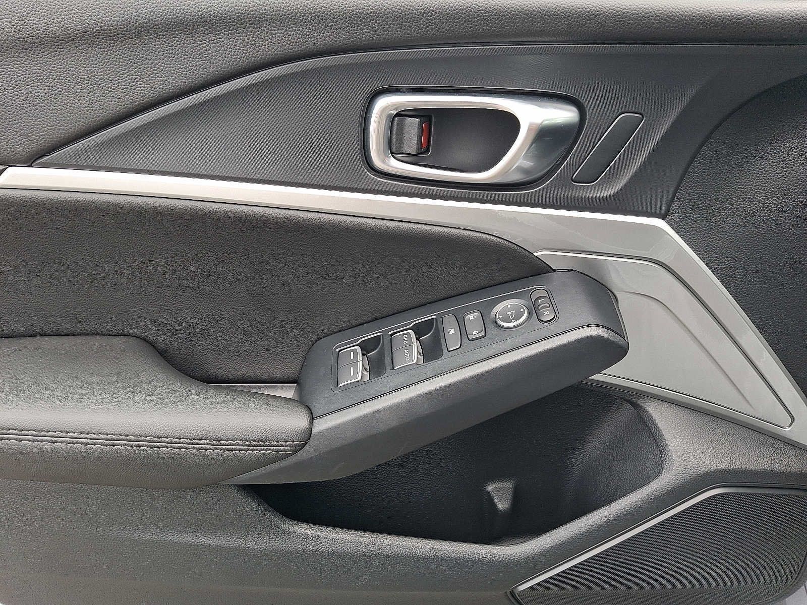 Used 2025 Acura Integra FWD image 12