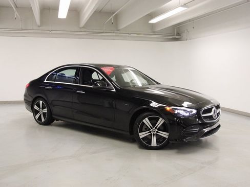 Certified 2025 Mercedes-Benz C 300 4MATIC Sedan image 4