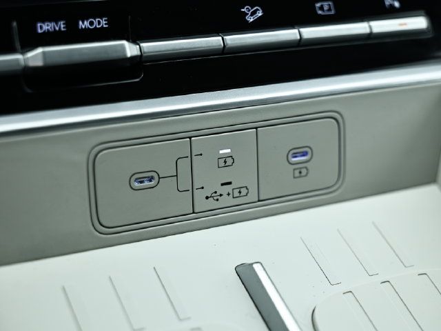 Certified 2026 Hyundai Santa Fe SE FWD image 39