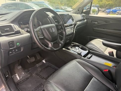Used 2020 Honda Pilot Touring image 23