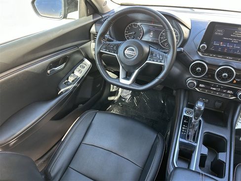 Certified 2022 Nissan Sentra SR w/ SR Premium Package image 15