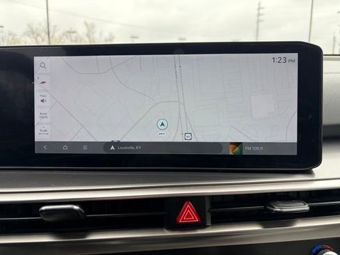 Used 2025 Kia Sorento S image 24