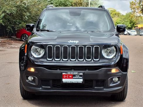 Used 2018 Jeep Renegade Latitude AWD/4WD image 2