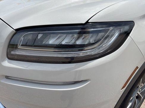Used 2023 Lincoln Nautilus Reserve AWD/4WD image 9