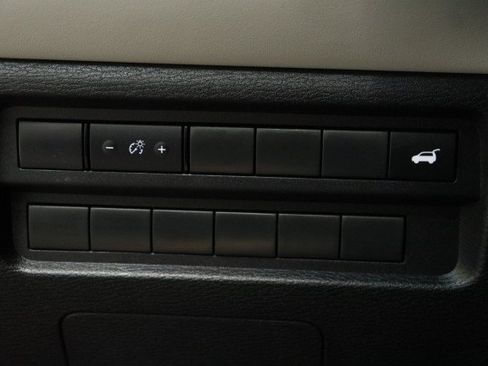 Used 2025 Mitsubishi Outlander SE FWD image 9