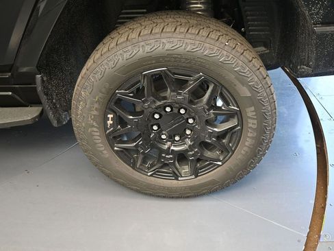 New 2025 GMC Hummer EV 2X image 12