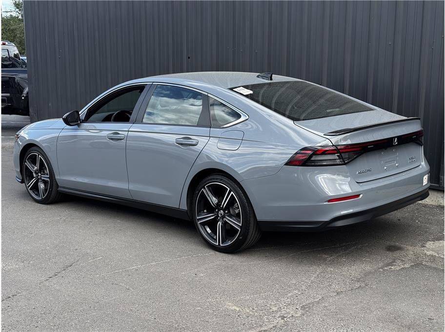 Used 2024 Honda Accord Sport image 2
