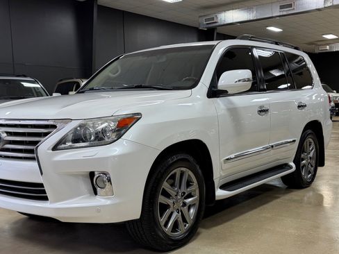 Used 2013 Lexus LX 570 4WD w/ Luxury Pkg w/Pre-crash image 2