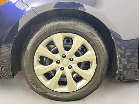 Used 2023 Toyota Corolla LE image 14