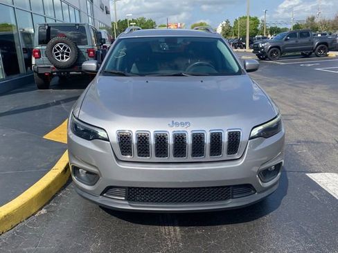 Used 2020 Jeep Cherokee Latitude Plus w/ Comfort/Convenience Group image 3