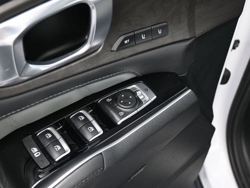 Used 2024 Kia Sorento SX Prestige w/ Sage Leather Package image 17