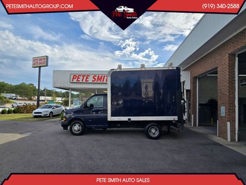 Used 2018 Chevrolet Express 3500 w/ Power Convenience Package image 1