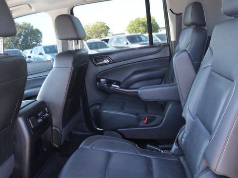 Used 2020 GMC Yukon XL SLT w/ Premium Edition image 18
