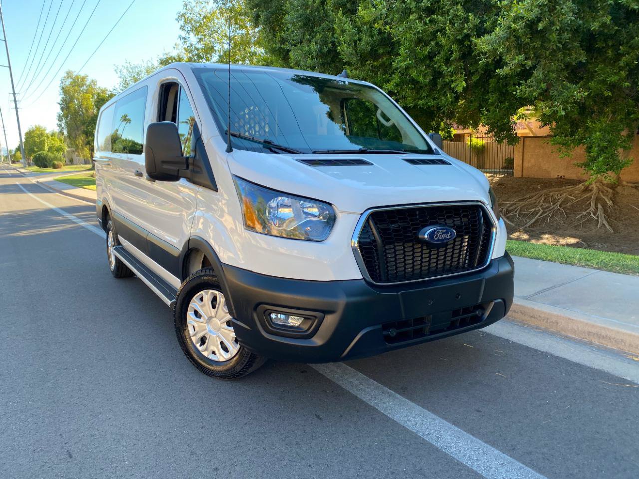 Used 2025 Ford Transit 250 Low Roof w/ Exterior Upgrade Package RWD image 2