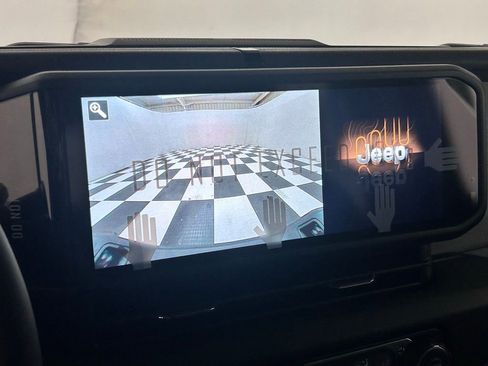 New 2025 Jeep Gladiator Sport image 21