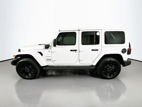 Used 2024 Jeep Wrangler Unlimited Sahara w/ Technology Group image 8