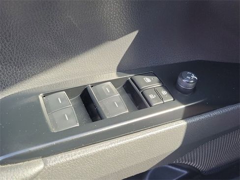 Used 2025 Toyota Camry SE image 14