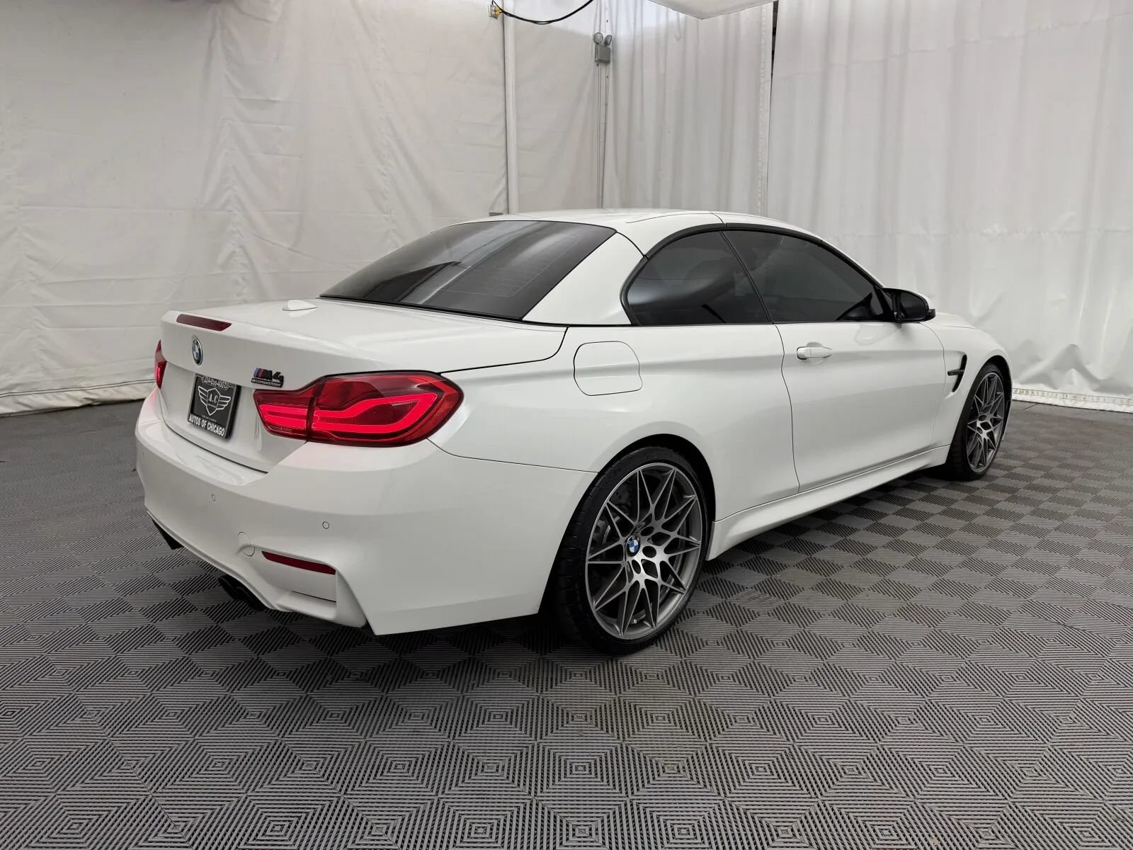 Used 2018 BMW M4 Convertible RWD image 14