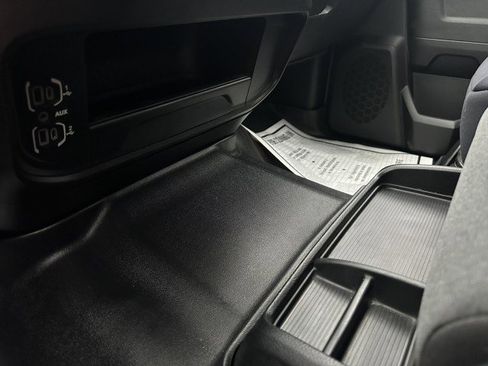 Used 2024 RAM 2500 Tradesman w/ Chrome Appearance Group image 32