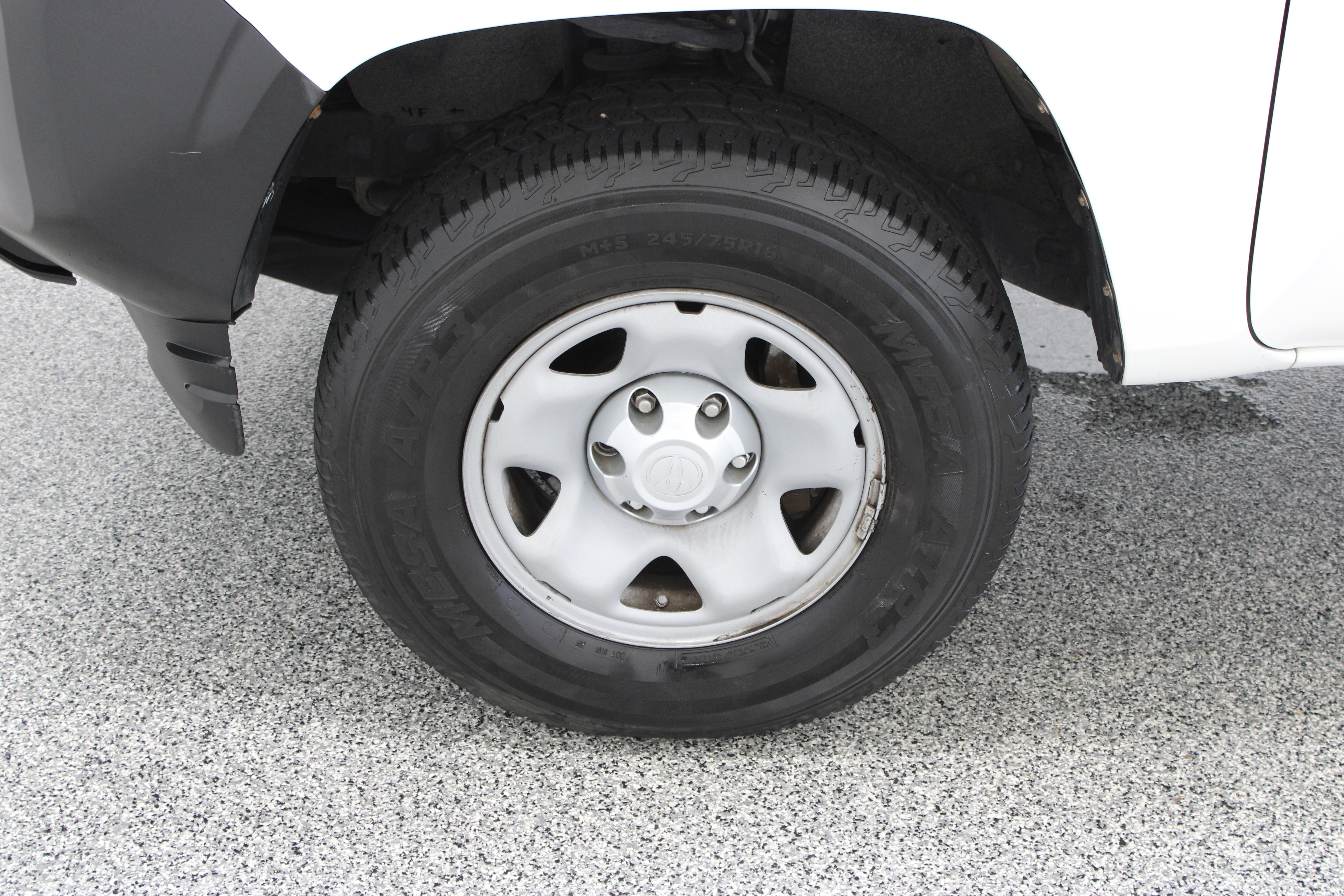 Used 2018 Toyota Tacoma SR RWD image 12