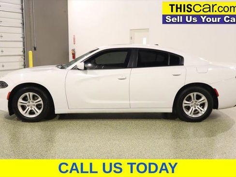 Used 2021 Dodge Charger SXT w/ Leather Interior Group RWD image 4